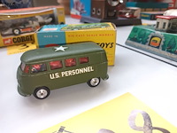 Lot 398 - corgi toys personnel carrier - afbeelding 3 van  4