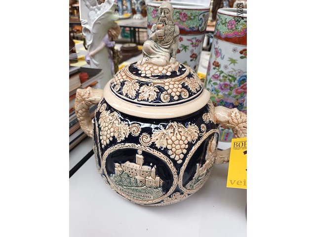 Lot 398 - dekselpotten kabouter. 2 stuks - afbeelding 3 van  6