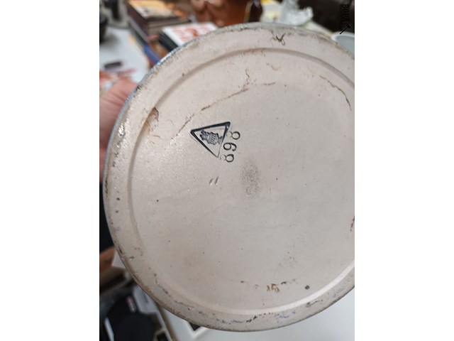 Lot 398 - dekselpotten kabouter. 2 stuks - afbeelding 6 van  6