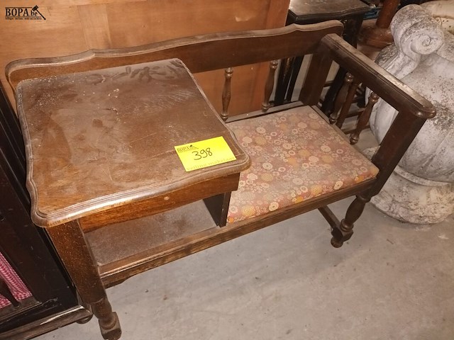 Lot 398 - houten telefoonbankje - afbeelding 1 van  3