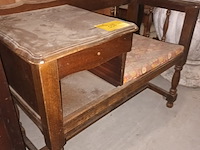 Lot 398 - houten telefoonbankje - afbeelding 2 van  3