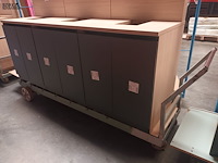 Lot 398 - rollenbandkar met inhoud