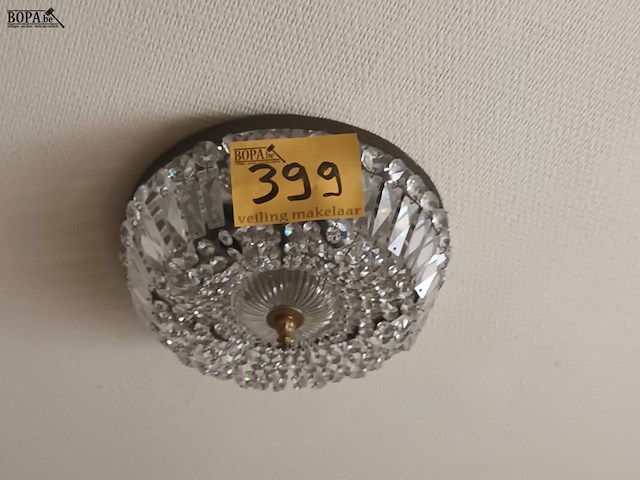 Lot 399 - plafondlamp met kristallen - afbeelding 1 van  3