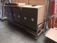Lot 399 - rollenbandkar met inhoud