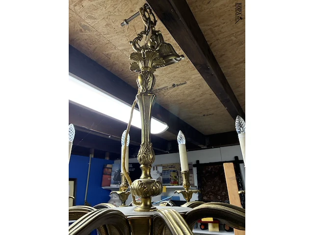 Lot 4 - antieke kroonluchter in franse stijl - afbeelding 2 van  2