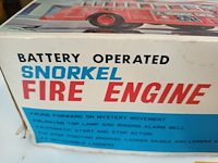 Lot 4 - blikken brandweerwagen snorkel - afbeelding 2 van  6