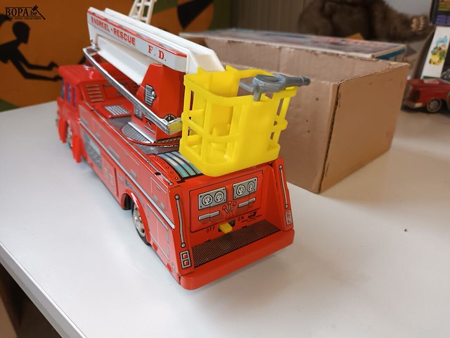 Lot 4 - blikken brandweerwagen snorkel - afbeelding 4 van  6