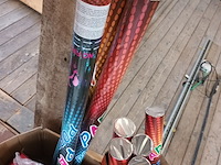 Lot 4 - dienbladen en confetti poppers - afbeelding 3 van  5