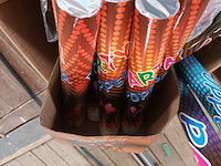Lot 4 - dienbladen en confetti poppers - afbeelding 5 van  5