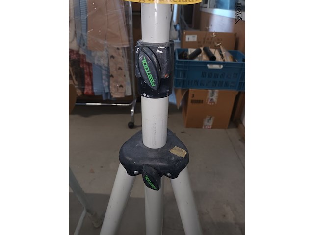 Lot 4 - driepoot statief festool - afbeelding 2 van  3