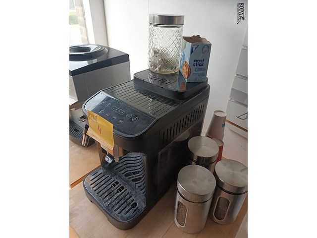 Lot 4 - espressomachine delonghi - afbeelding 4 van  4
