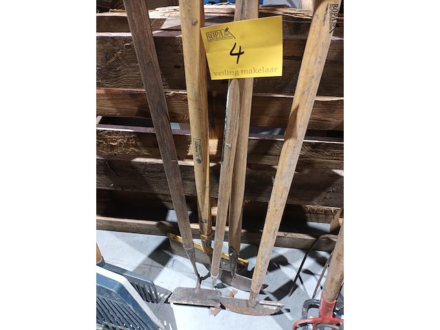 Lot 4 - graskantstekers en schoffels. 5 stuks - afbeelding 1 van  3