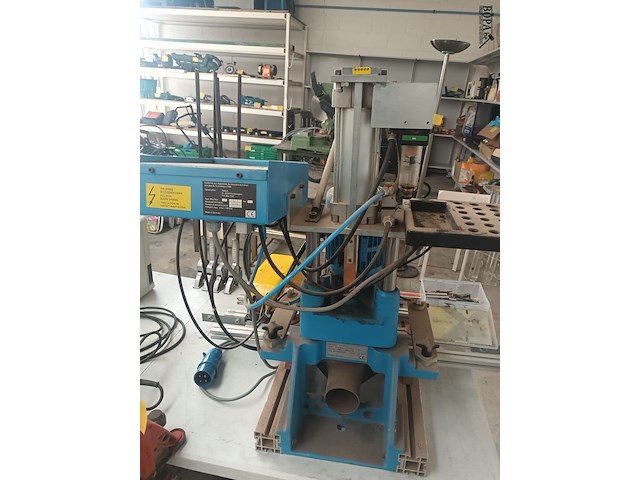 Lot 4 - hettich bluemax boor- en inpersmachine - afbeelding 3 van  7