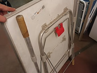 Lot 4 - kampeertafel - afbeelding 2 van  2