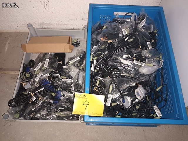 Lot 4 - lot diverse computer kabels - afbeelding 1 van  3