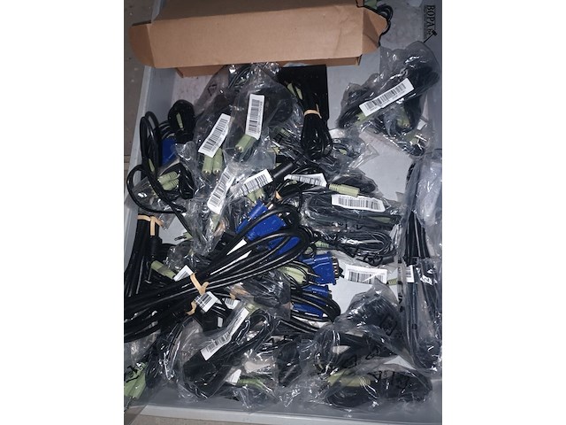 Lot 4 - lot diverse computer kabels - afbeelding 2 van  3