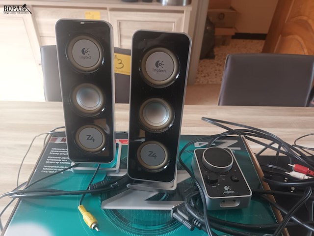 Lot 4 - luidsprekers logitech - afbeelding 2 van  3