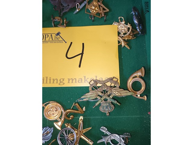 Lot 4 - militaire vintage insignes. 60 stuks - afbeelding 6 van  6
