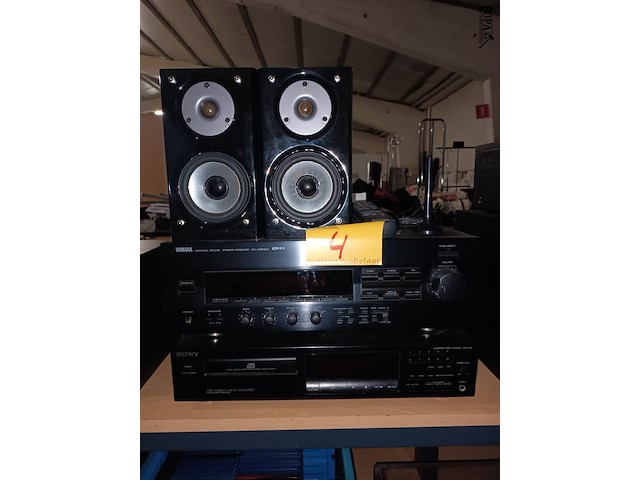 Lot 4 - muziekinstallatie - afbeelding 1 van  7