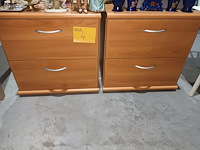 Lot 4 - nachtkastje. 2 stuks - afbeelding 1 van  3