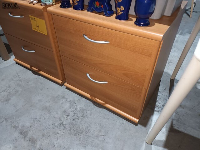 Lot 4 - nachtkastje. 2 stuks - afbeelding 2 van  3