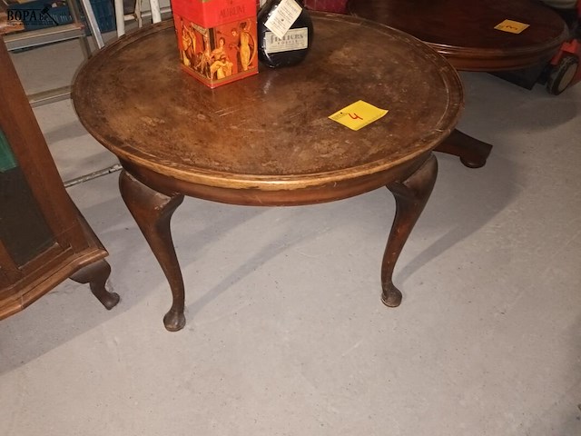 Lot 4 - ronde houten salontafel - afbeelding 1 van  2