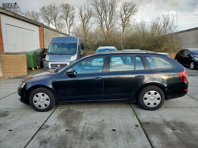 Lot 4 - skoda octavia (2015-chass.tmbjg7ne5g0056670) - afbeelding 12 van  27