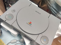 Lot 4 - sony playstation 1 - afbeelding 2 van  3