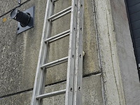 Lot 4 - uitschuifbare ladder 2 x 16 treden - afbeelding 5 van  5