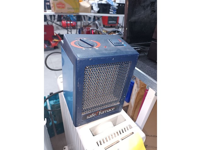 Lot 4 - verwarmingstoestel. 3 stuks - afbeelding 2 van  4