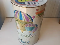 Lot 4 - vintage blikken ton luchtballon