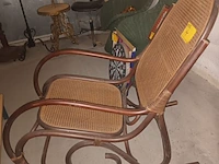 Lot 4 - vintage thonet-stijl schommelstoel - afbeelding 2 van  4