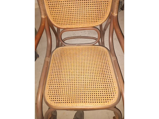 Lot 4 - vintage thonet-stijl schommelstoel - afbeelding 4 van  4