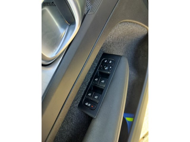 Lot 4 - volvo xc40 (2022-chass.yv1xzl4v8p2910175) - afbeelding 3 van  21