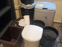 Lot 4 - vuilnisbakken en handdoekpapier - afbeelding 2 van  2