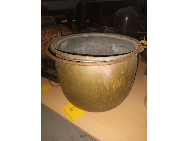 Lot 40 - antieke koperen ketel - afbeelding 1 van  3