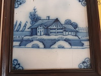 Lot 40 - antieke tegel in kader - afbeelding 1 van  4