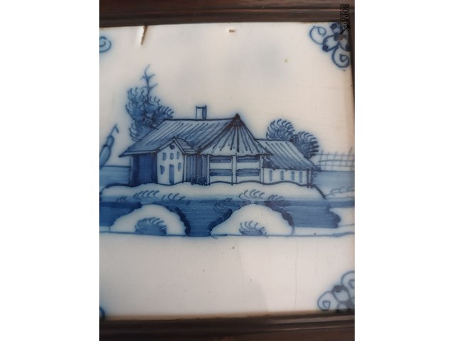 Lot 40 - antieke tegel in kader - afbeelding 3 van  4
