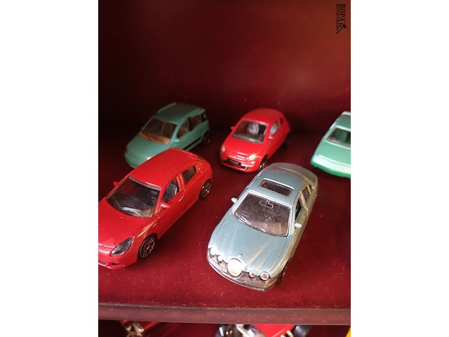 Lot 40 - auto’s op schaal. 12 stuks - afbeelding 2 van  4