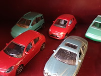 Lot 40 - auto’s op schaal. 12 stuks - afbeelding 2 van  4