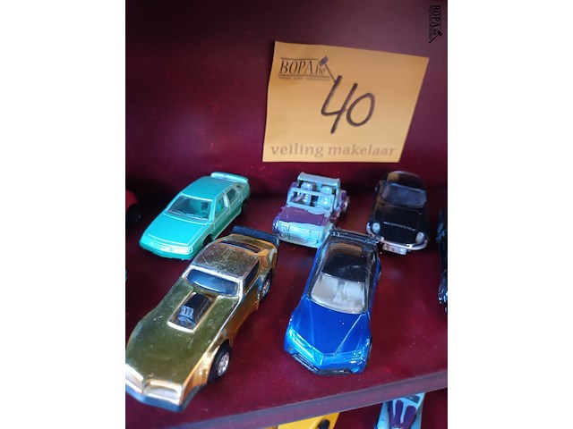 Lot 40 - auto’s op schaal. 12 stuks - afbeelding 3 van  4