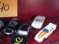 Lot 40 - auto’s op schaal. 12 stuks - afbeelding 4 van  4