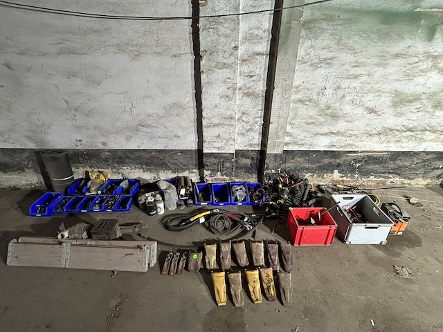 Lot 40 - diverse koppelingen en kraan benodigdheden - afbeelding 1 van  9