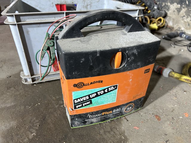 Lot 40 - diverse koppelingen en kraan benodigdheden - afbeelding 3 van  9