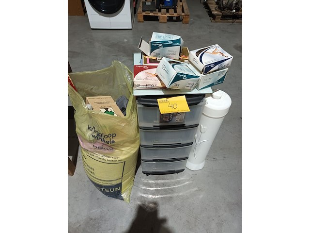 Lot 40 - diversen - afbeelding 1 van  5