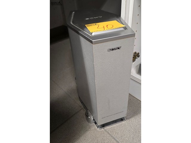 Lot 40 - dvd speler met surroundboxen en afstandsbediening - afbeelding 2 van  6