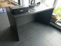 Lot 40 - grijze bureau - afbeelding 2 van  2
