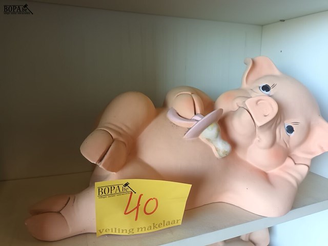 Lot 40 - groot spaarvarken - afbeelding 1 van  4