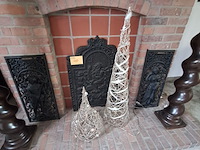 Lot 40 - haardplaten en decoratie. 5 stuks - afbeelding 1 van  4