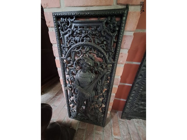 Lot 40 - haardplaten en decoratie. 5 stuks - afbeelding 2 van  4